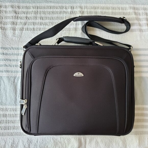 Samsonite computer bag, black fabric, up to 17 in laptop - Picture 1 of 6